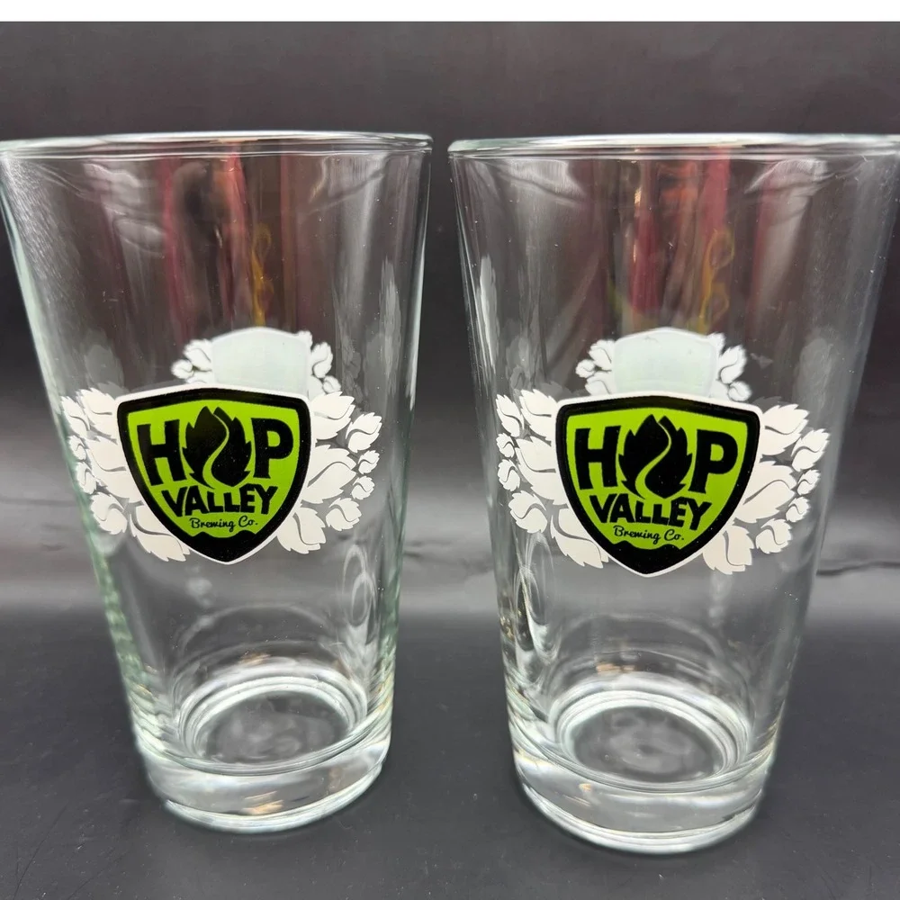 Hop Valley Brewing Co Pint Glass Set of 2 Green‎ Shield Logo Craft Beer Barware
